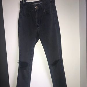 AMERICAN EAGLE RIPPED KNEE BLACK JEGGINGS